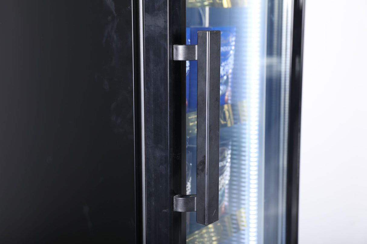 ETL and NSF approved upright display freezer with 7 cubic feet capacity, four caster wheels, and digital temperature memory. Built to preserve frozen items in retail or hospitality settings.