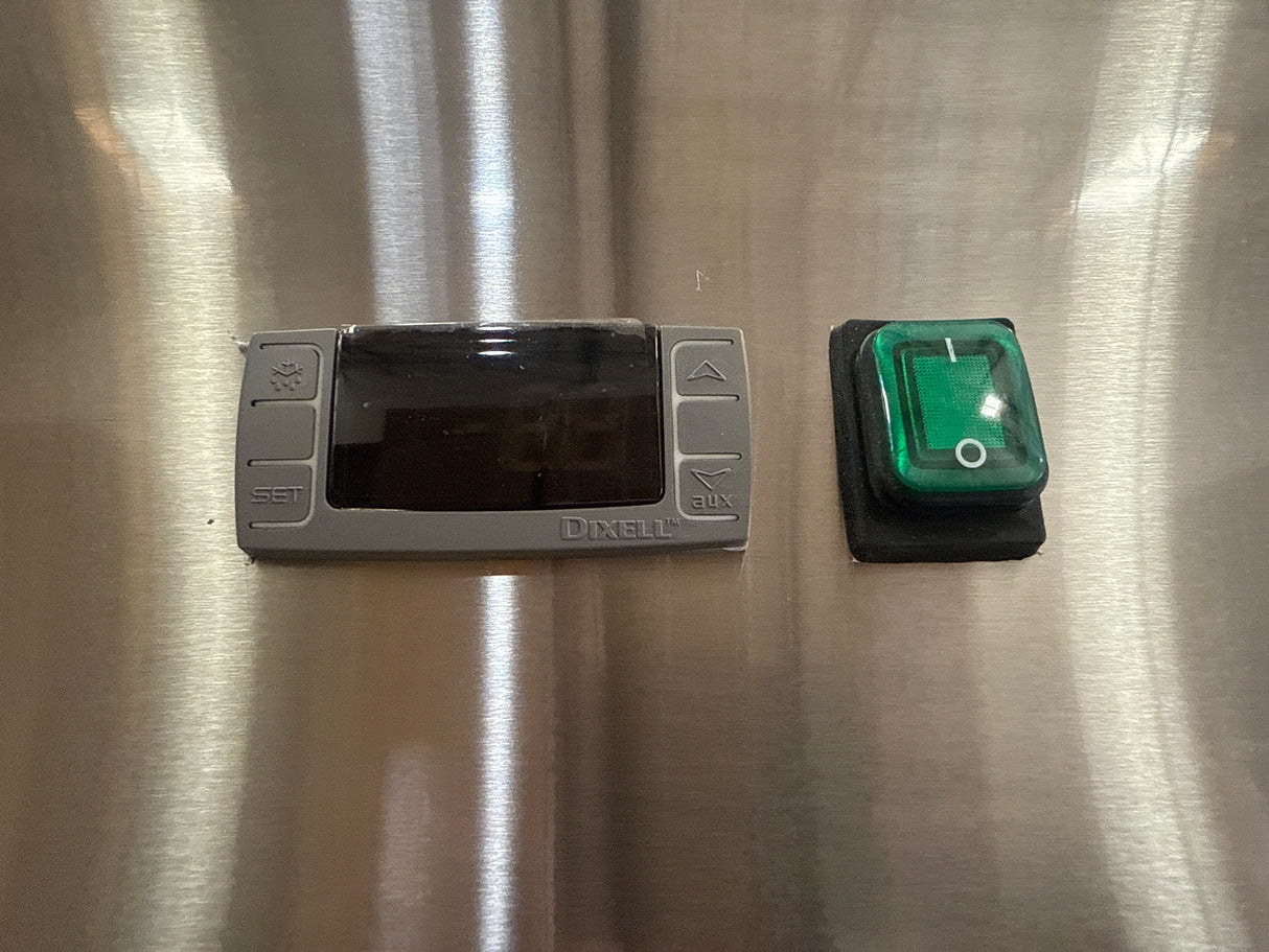 Reach In 55'' wide Stainless Steel Two Door Refrigerator Commercial Refrigerator 46 Cu.ft Cooler MBF8507GR