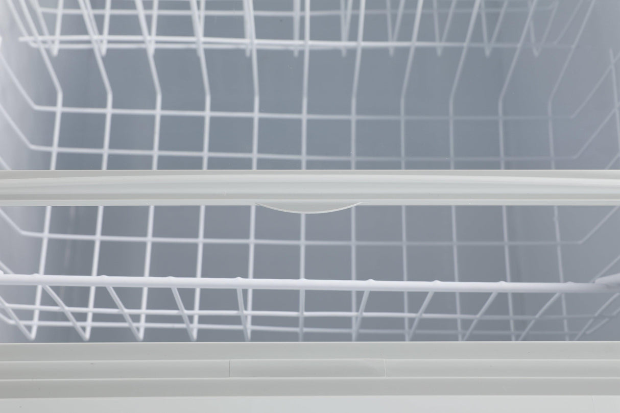 Large-capacity commercial horizontal freezer for frozen food storage