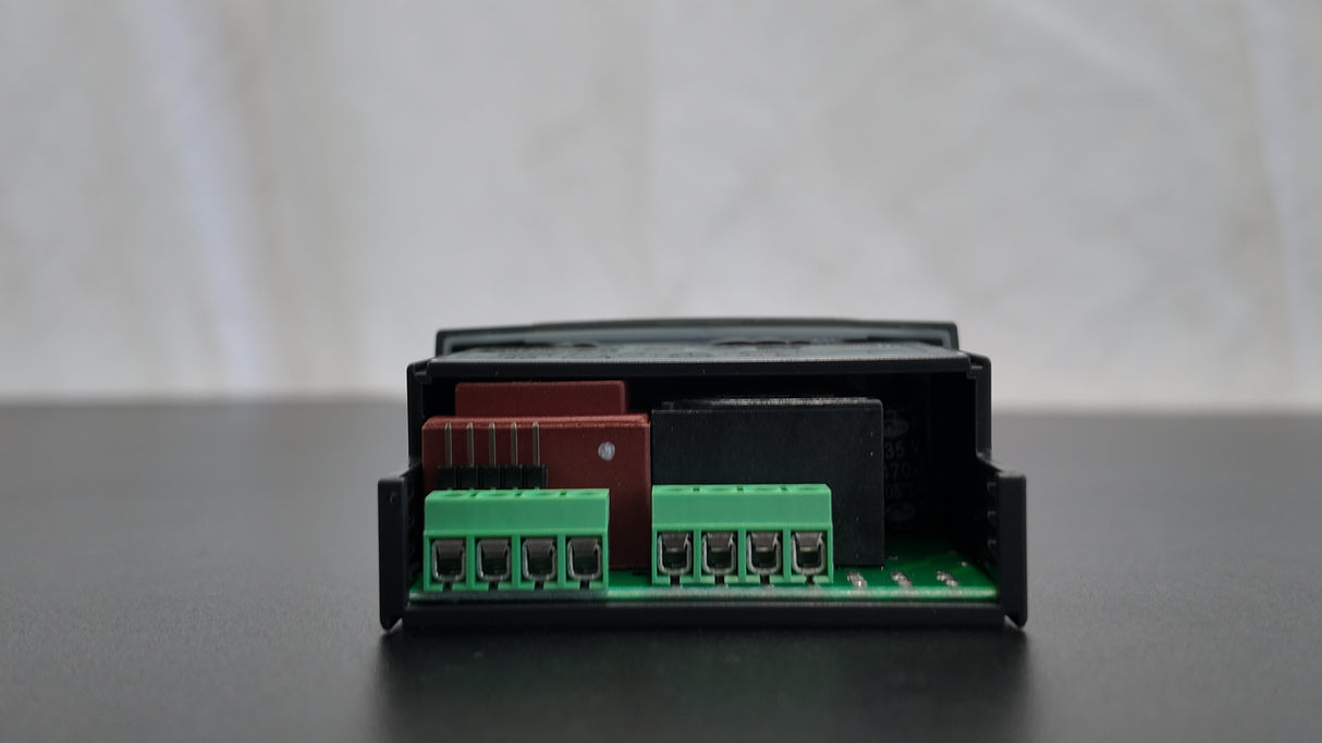 Dixell XR02CX 4dafbls 120V Digital Thermostat Controller