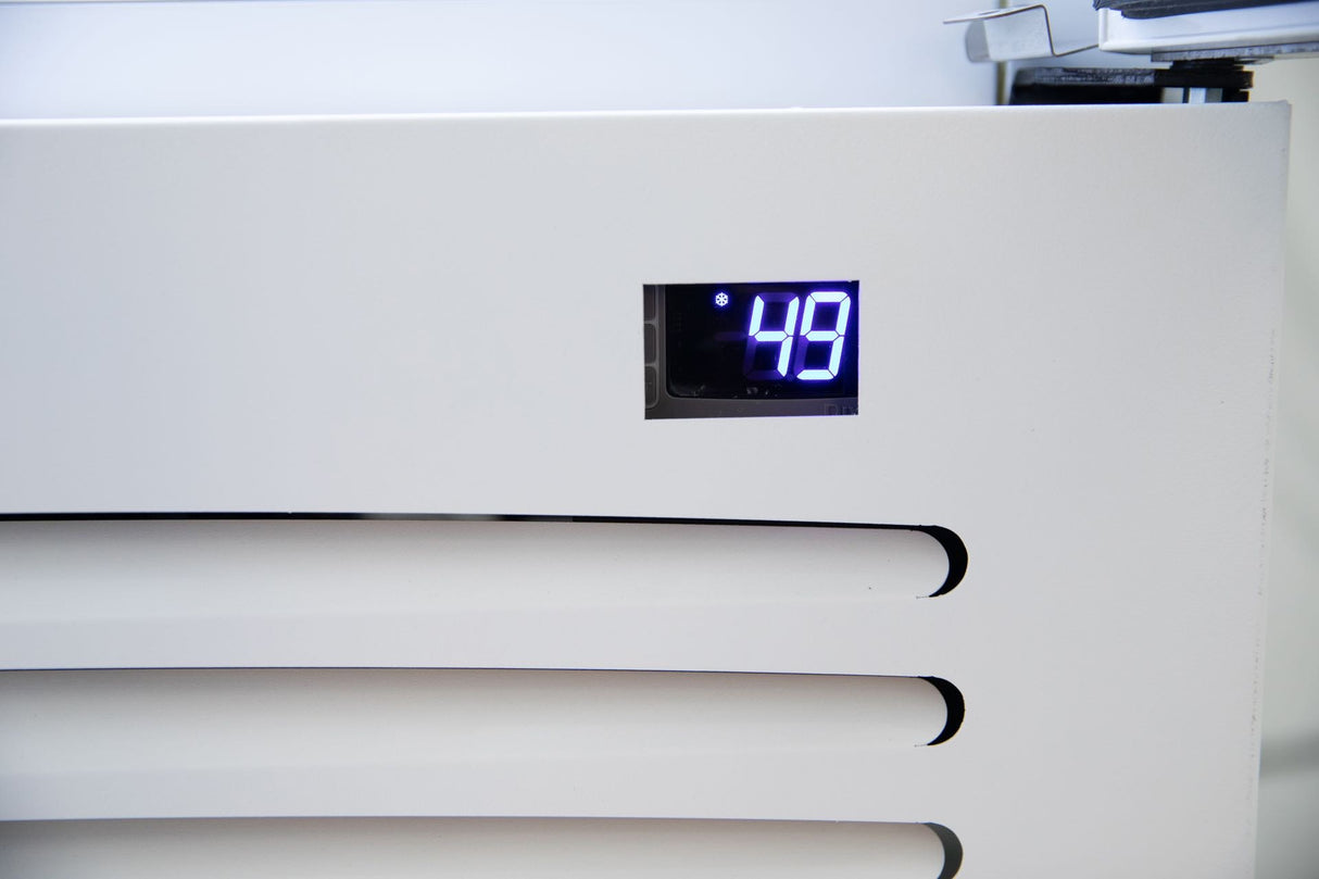 The TGDR70 glass door fridge combines style and sustainability with eco-friendly R290 refrigerant