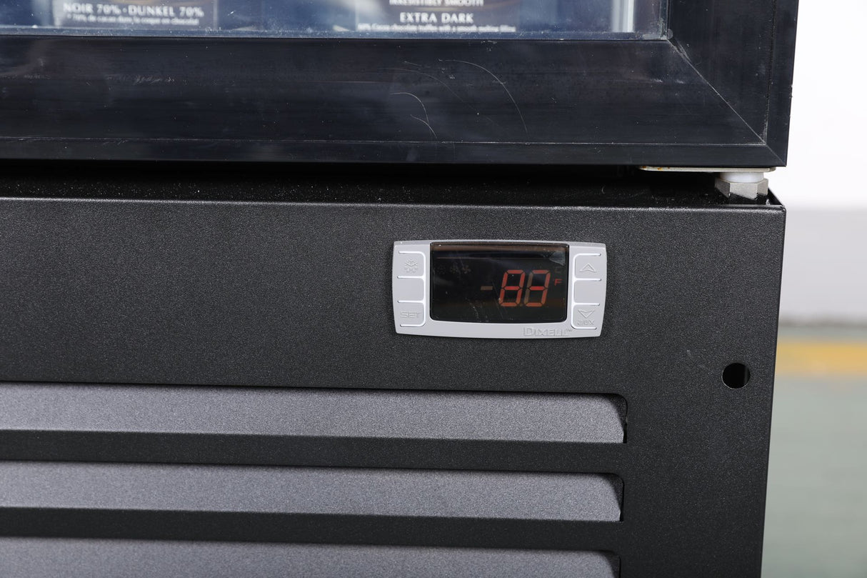 Efficient and mobile, the NAFCOOL SDGF-15 upright freezer offers temperature control from -8°F to 0°F, LED interior lighting, and a compact footprint ideal for dynamic store layouts.