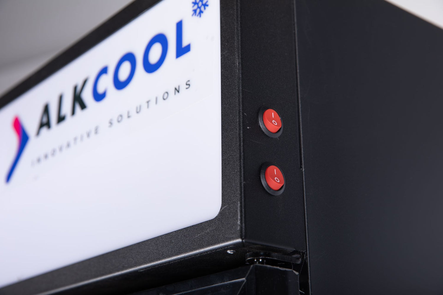 GDR51H Swing Glass Door Merchandiser Refrigerator 04