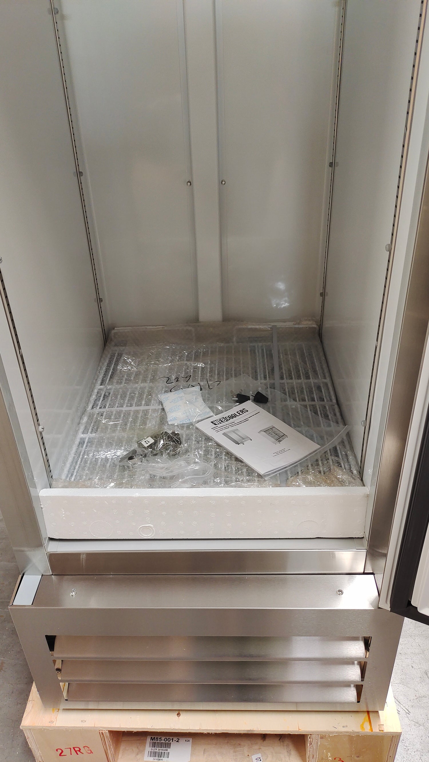 RI-27F_27_Stainless_Steel_Solid_Door_Reach-In_Freezer