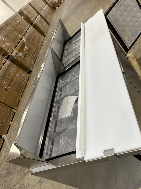 Adjustable shelves inside 18 cu ft commercial refrigerator