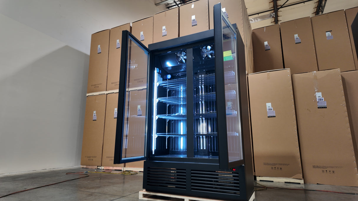 Heavy-Duty Freezer for Foodservice & Hospitality Use