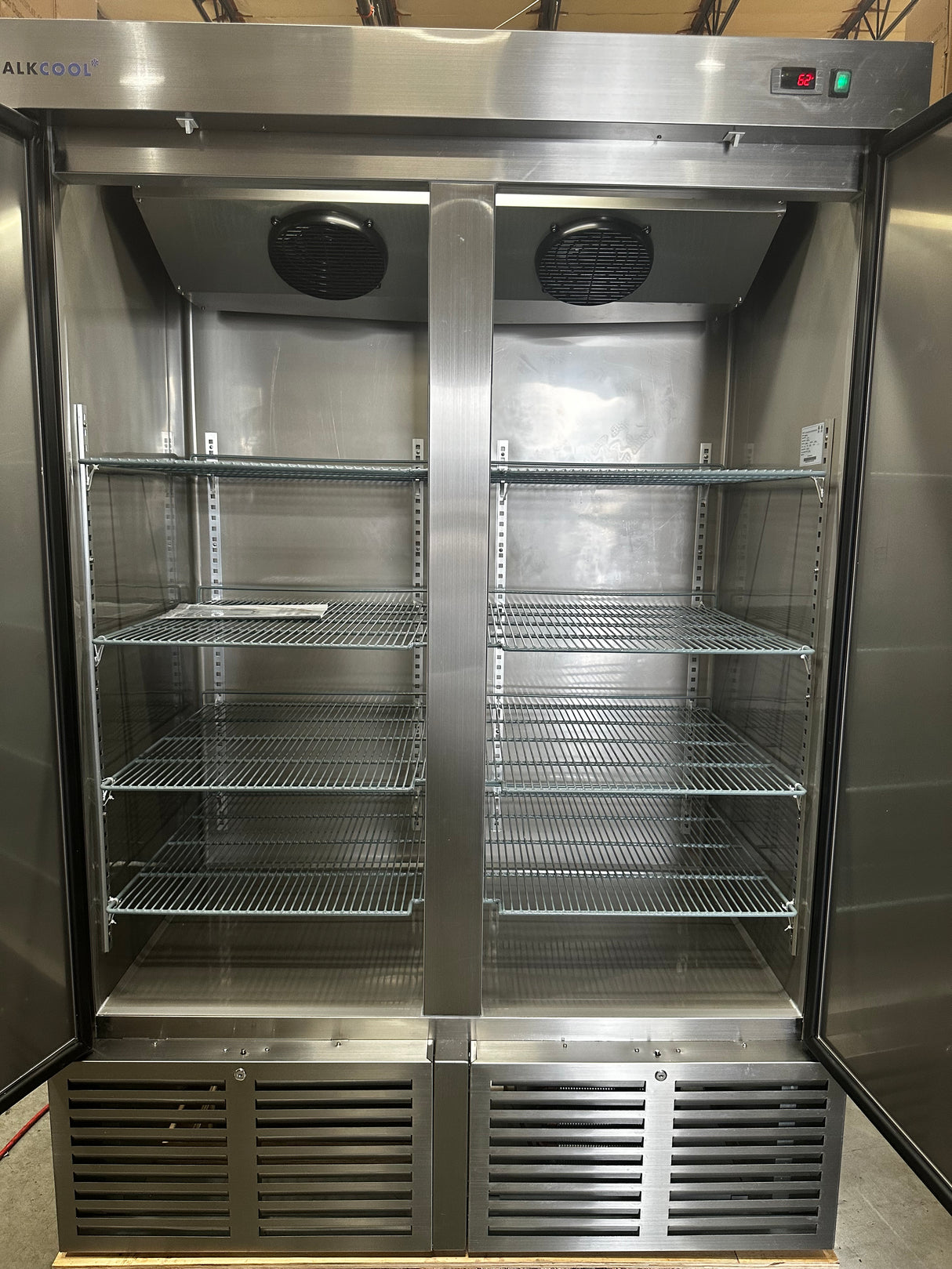 46 Commercial Refrigerator Stainless Steel 03