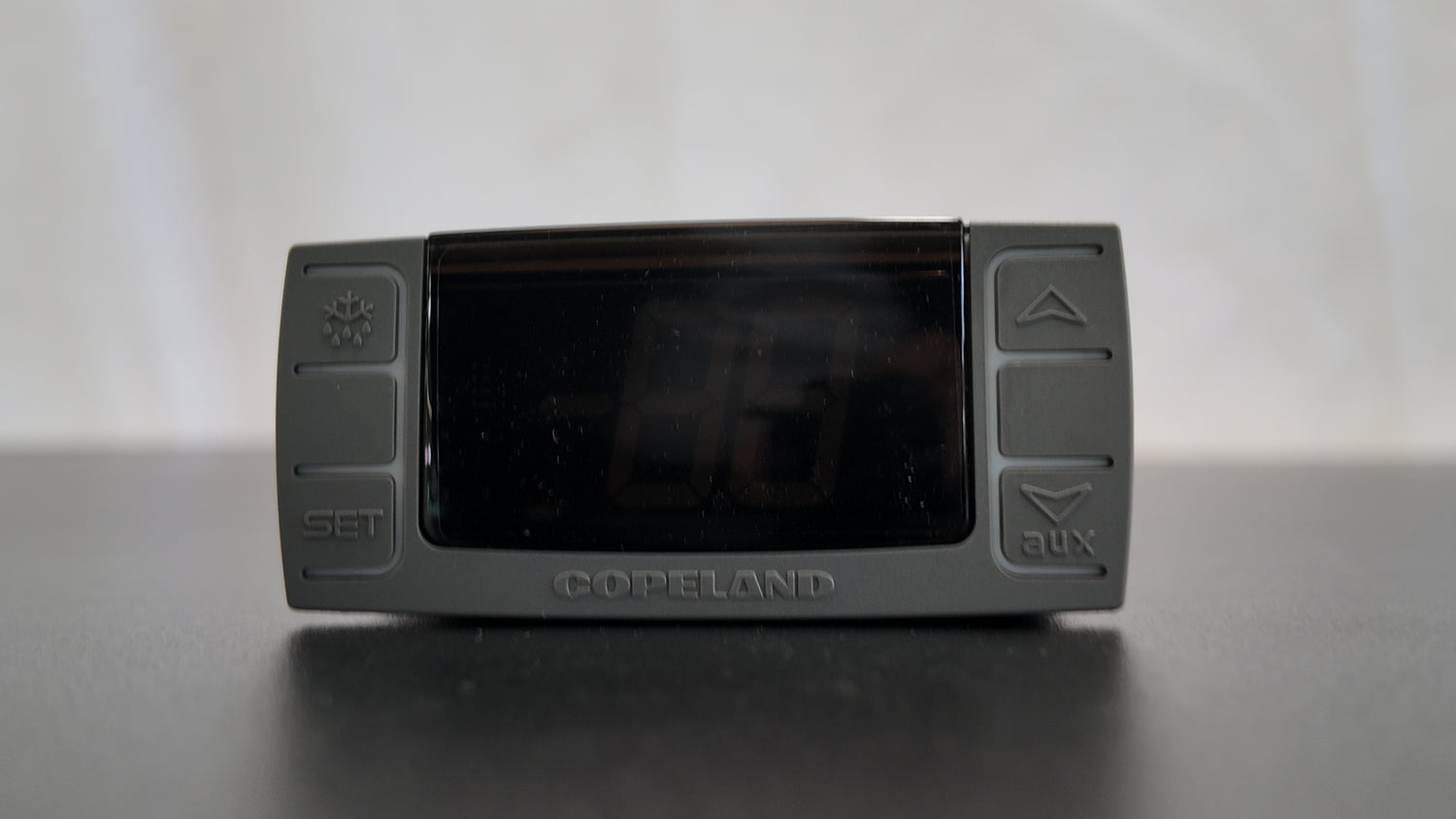 Dixell XR02CX 4dafbls 120V Digital Thermostat Controller