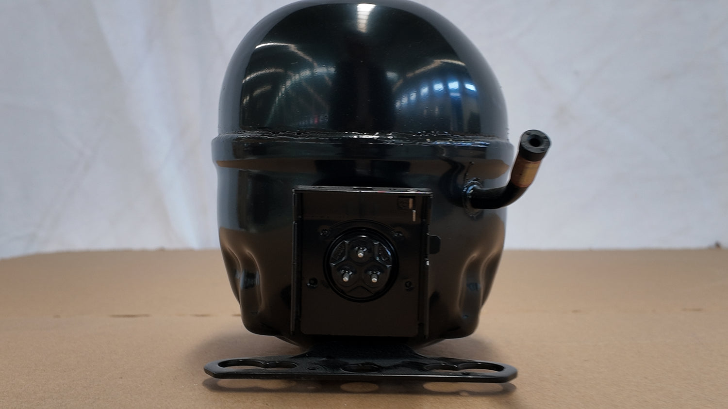 EMBRACO EMC3140U 4/5 hp Compressor - R290