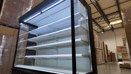 Open air merchandiser display cooler with 1020 liter capacity, black cold-rolled steel frame, LED lighting, and eco-friendly R290 refrigerant