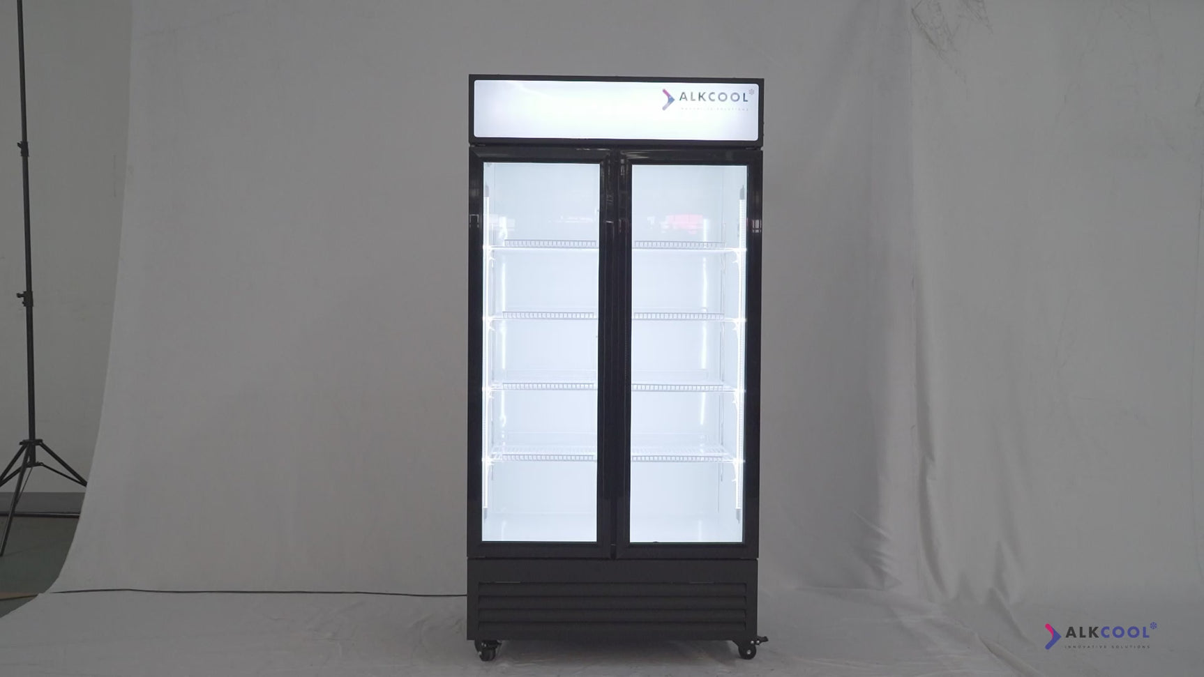 Two Section Swing Glass Door Refrigerator 07