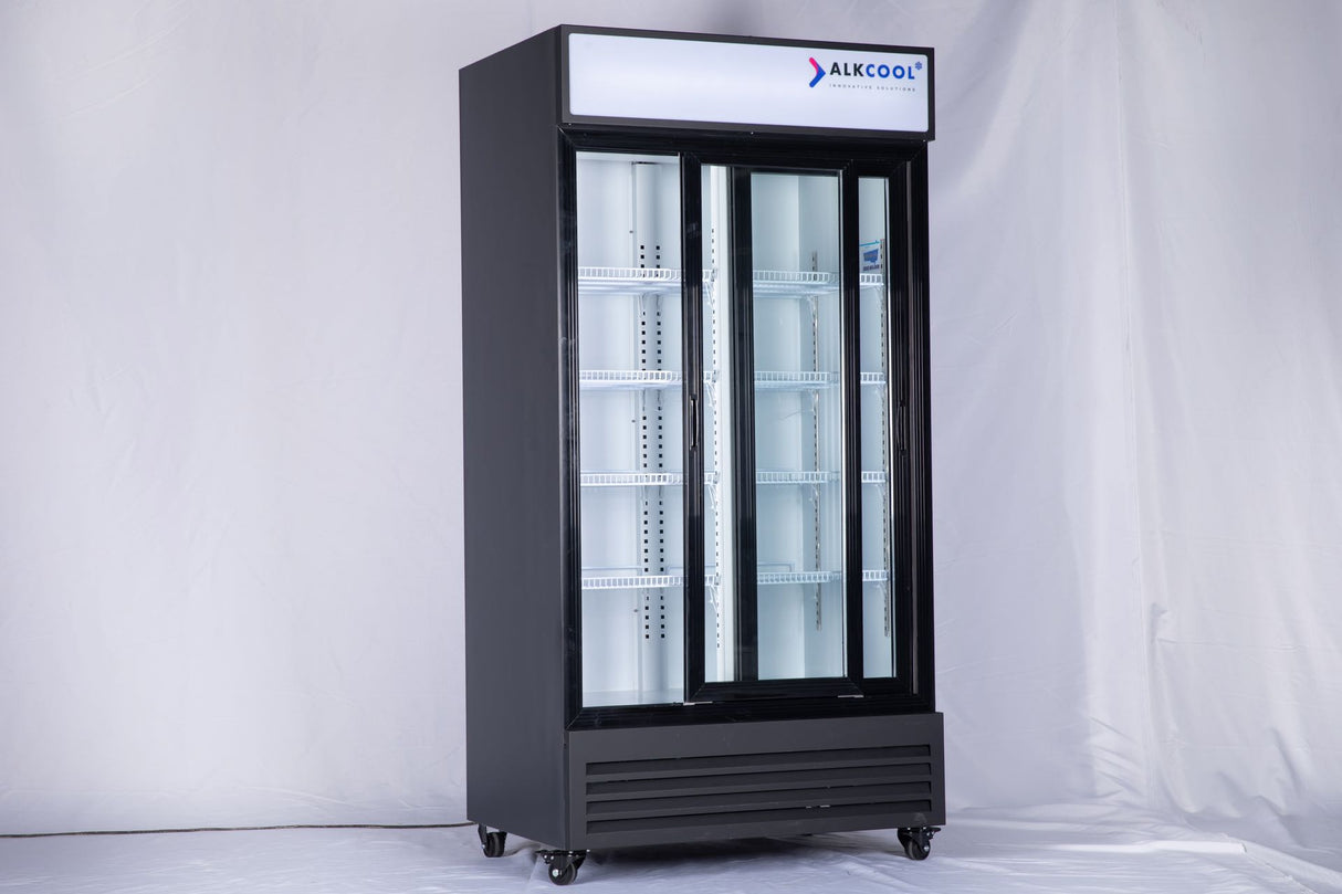 energy-efficient R290 commercial refrigerator with large storage